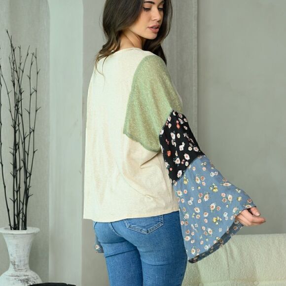 NEW! Pretty Boho Long Bell Print Sleeve V Neck Top Floral - Picture 3 of 3